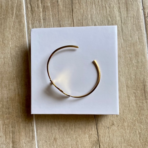 NWT Jennifer Zeuner Kyra Integrated Initial Bangle - Picture 3 of 4